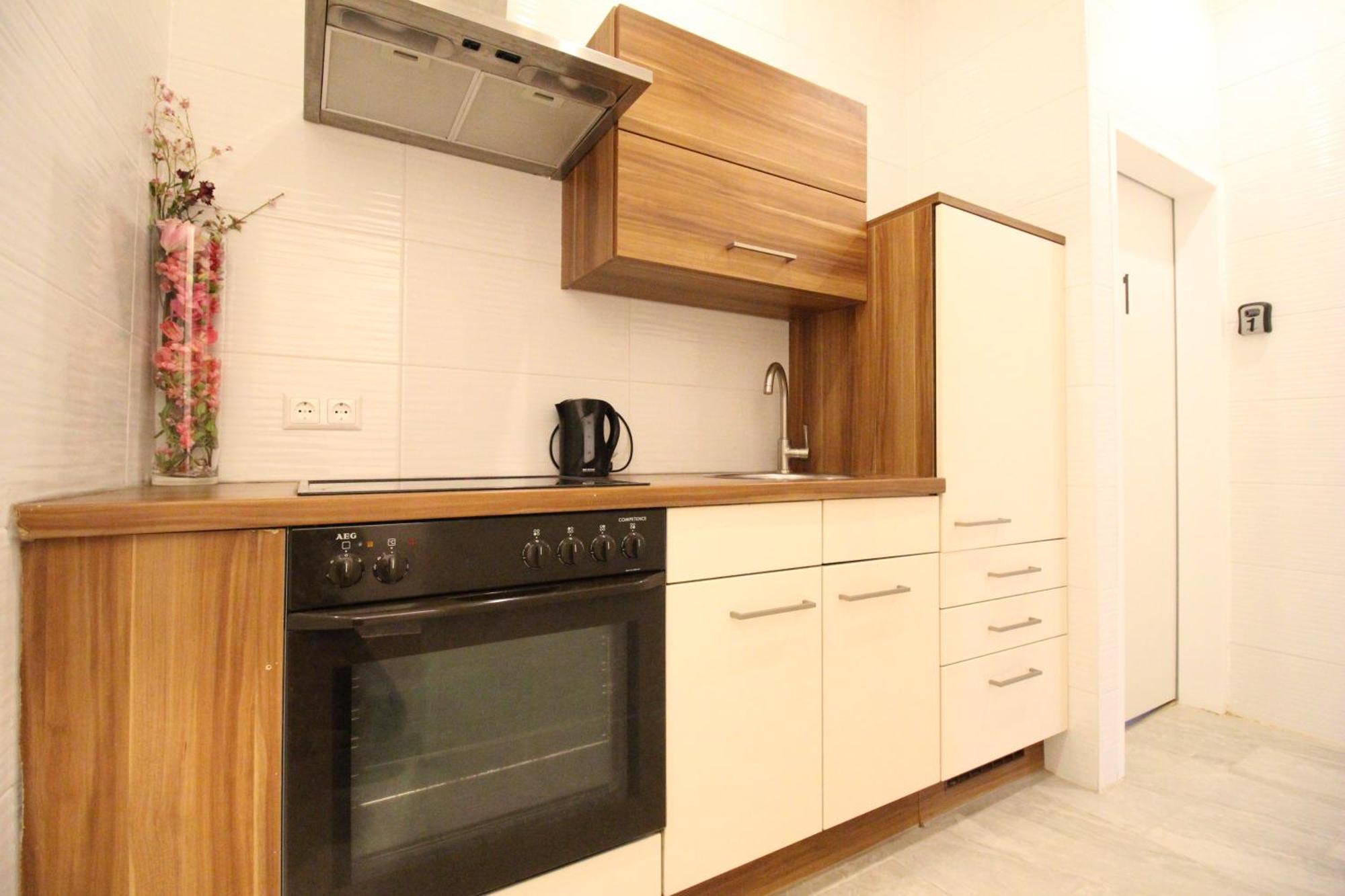 Disc Cozy Rooms In Liesing เวียนนา ภายนอก รูปภาพ
